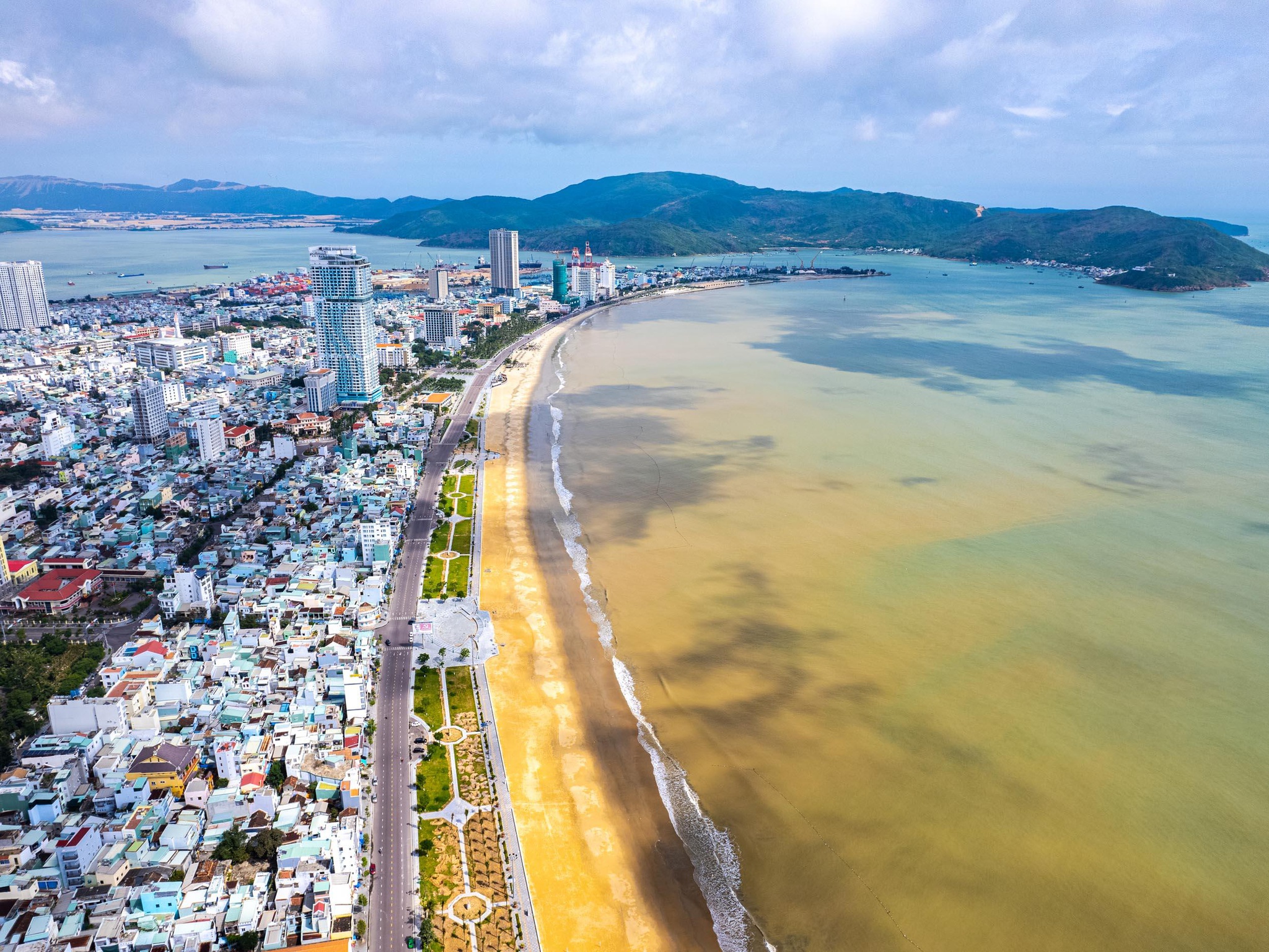 Hợp tác phát triển du lịch, đưa Quy Nhơn thành điểm đến hàng đầu châu Á - ảnh 1